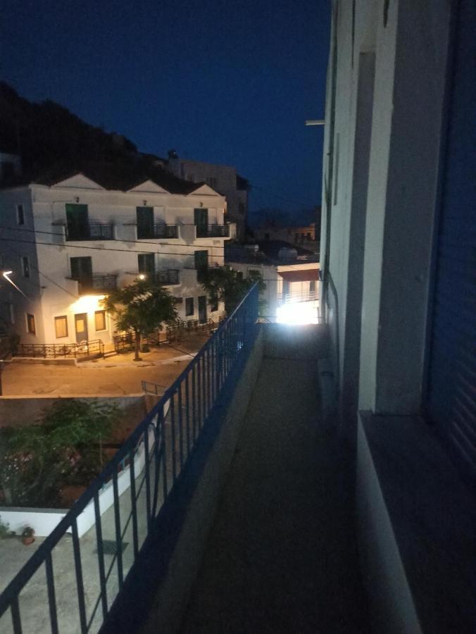 Stamatia'S Rooms Agios Kirykos  Ngoại thất bức ảnh
